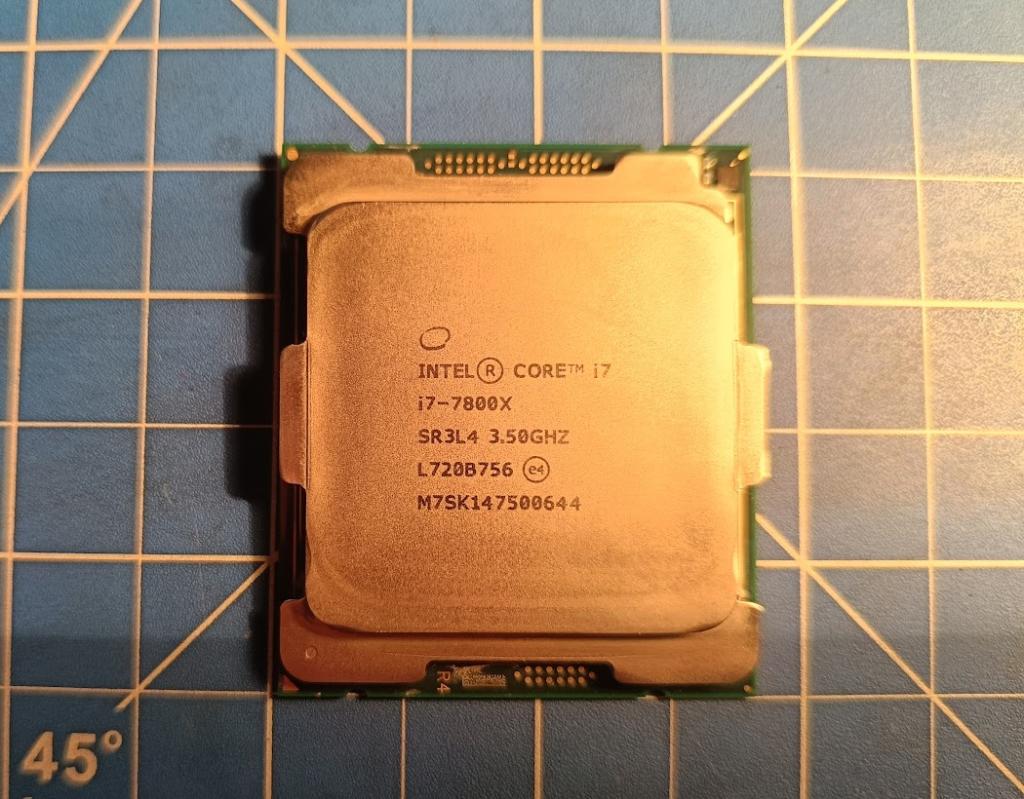 Процессор Intel Core i7-7800X