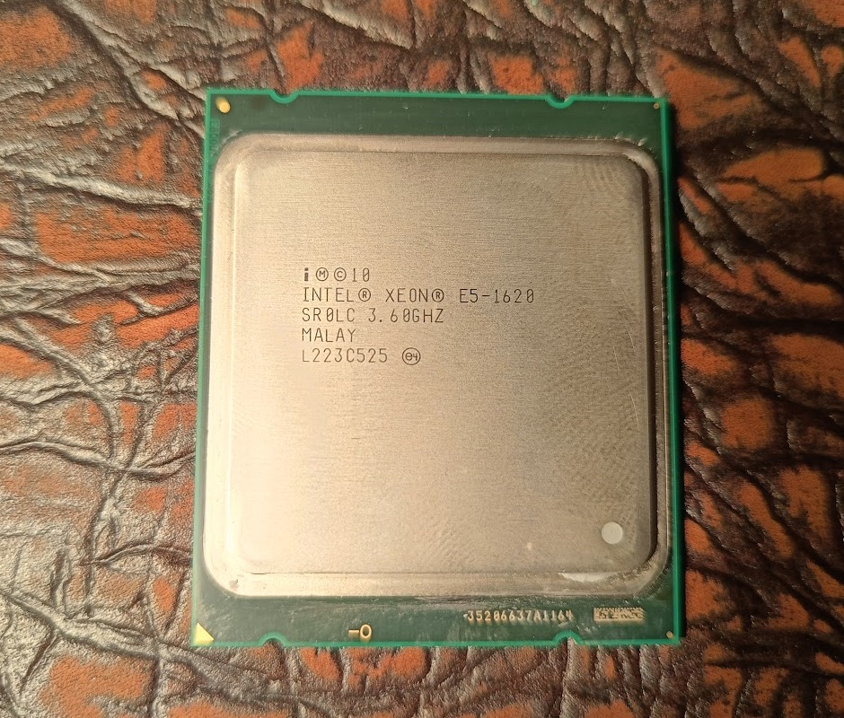 Процессор Intel Xeon E5-1620