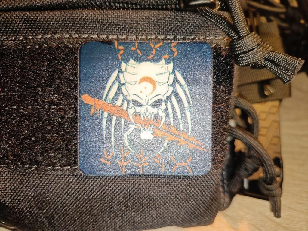 Патч Хищник (Светится в темноте)